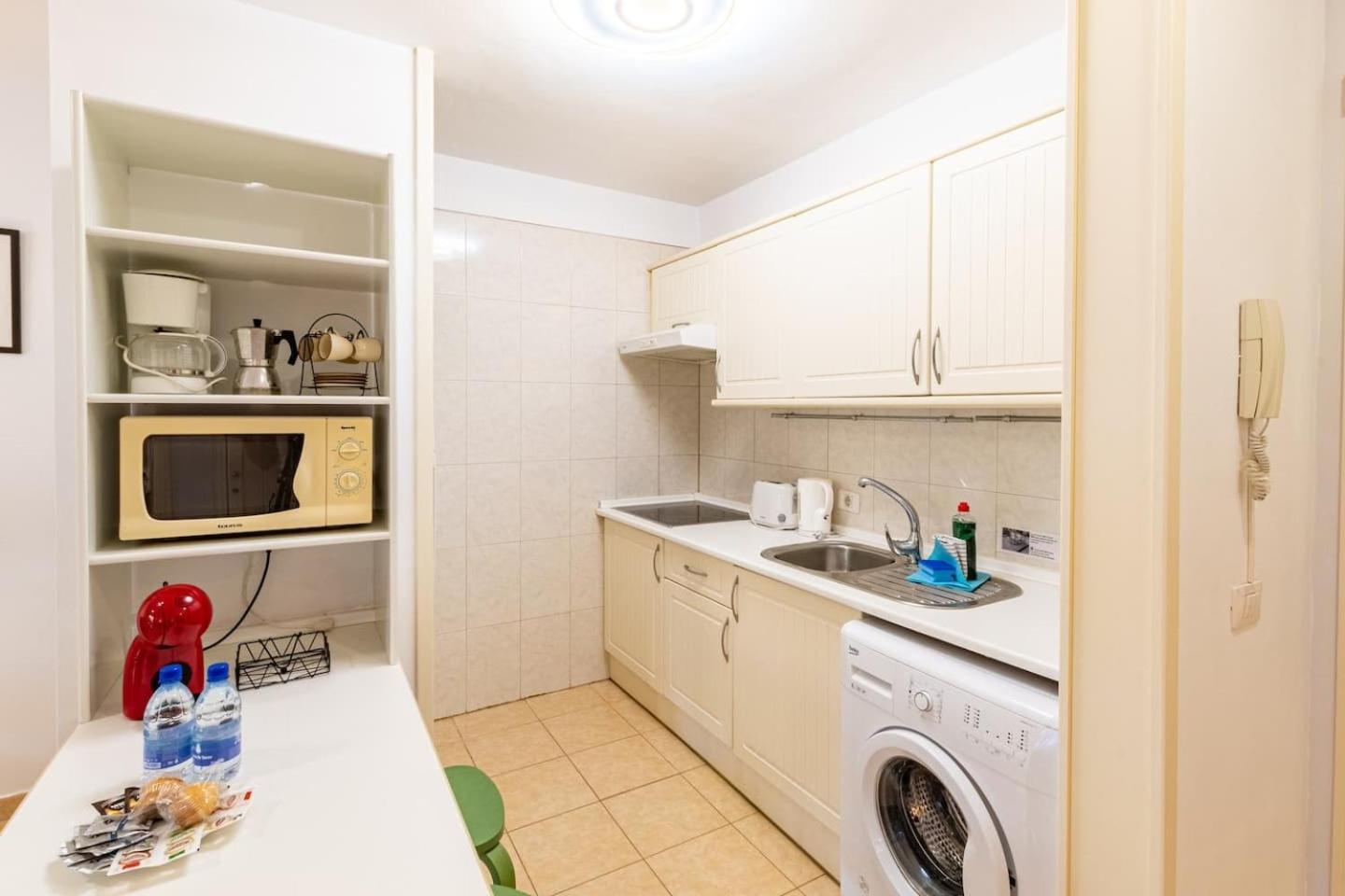 Apartment Peaceful One Bedroom